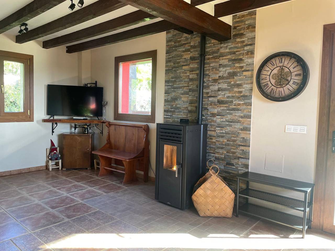 Chalet 'Txatonea' con vistas a la montaña, terraza privada y Wi-Fi in Navárniz, Reserva de la Biosfera de Urdaibai