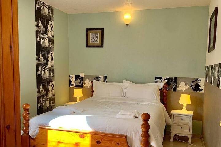 Gîte pour 8 personnes, avec terrasse et piscine, animaux acceptés à Saint-Géry - 3