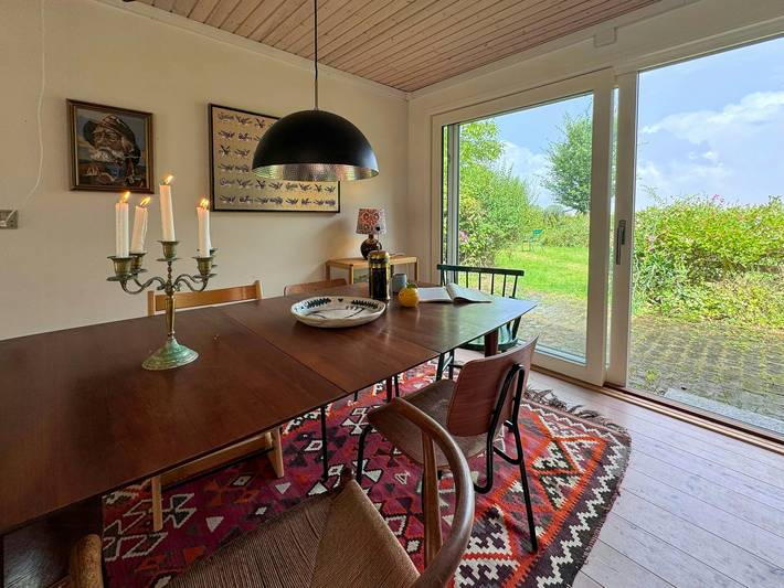 Ferieudlejning for 7 personer, med terrasse og have, børnevenlig i Møn