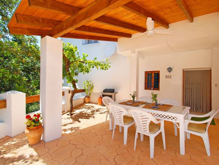 Casa rural para 6 personas, con terraza además de jardín y piscina en Comares - 2