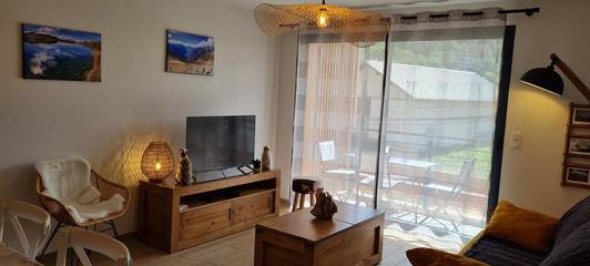 Gîte pour 6 personnes, avec terrasse et vue, animaux acceptés à Ancelle