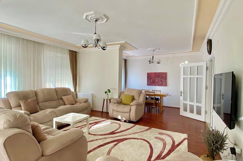 Ganze Wohnung, Classy, Comfy Pvt Room | Near Konyaaltı Beach in Antalya, Provinz Antalya