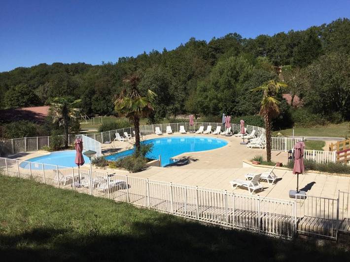 Gîte pour 6 personnes, avec vue et bassin pour enfant ainsi que piscine et jardin à Mauroux - 4