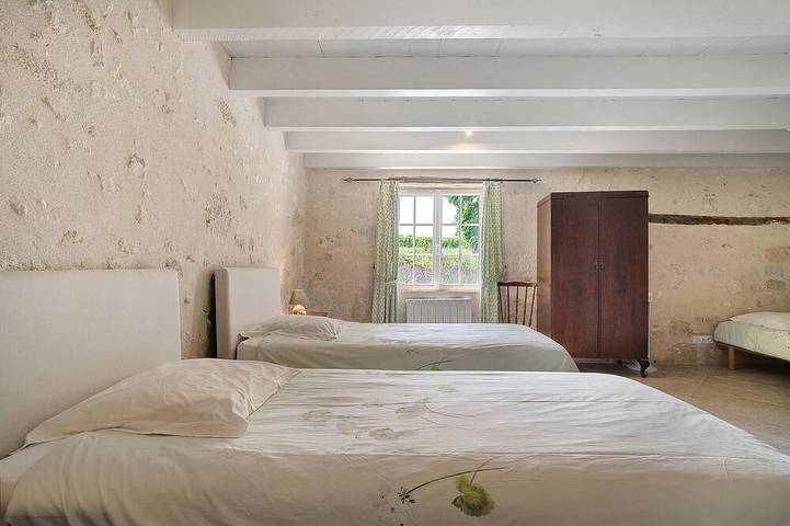Location de vacances pour 10 personnes, avec terrasse et jardin, animaux acceptés à Les Lèves-et-Thoumeyragues - 3
