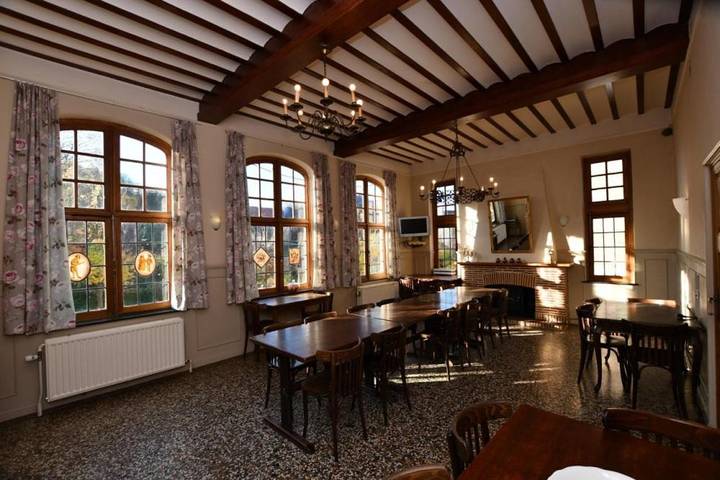 Villa pour 25 personnes, avec jardin et sauna, animaux acceptés à Spa - 2