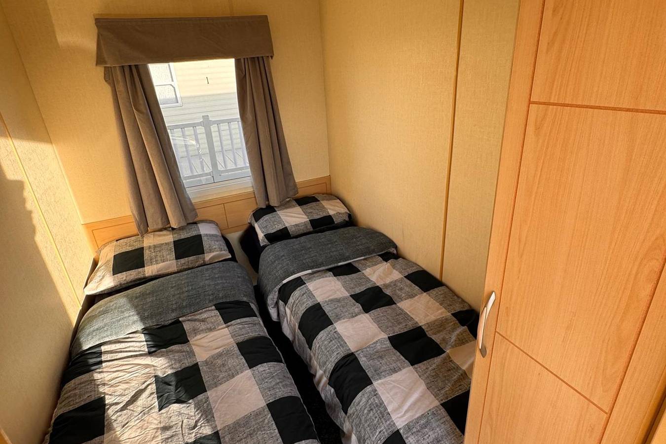 3 Bed Caravan, 8 Berth, Pet Friendly, Parking in Rhyl, Denbighshire