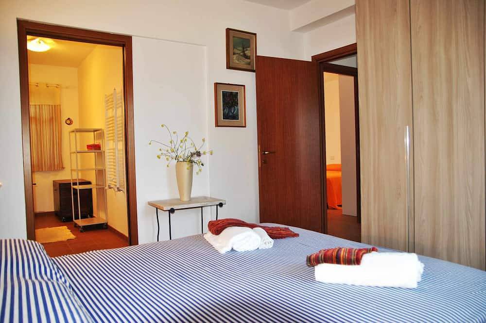 Red Roses ground floor flat in villa in Itri, Provincia de Latina