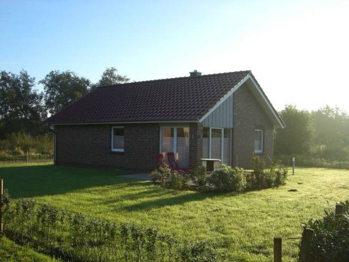 Ferienhaus für 4 Personen, mit Terrasse und Garten am Jadebusen