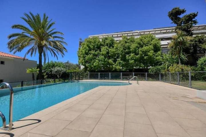 Appartement de vacances pour 2 personnes, avec piscine et terrasse