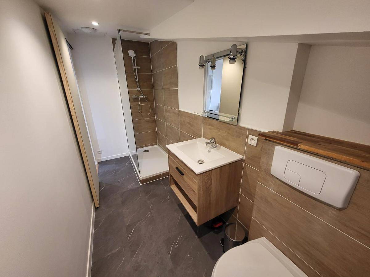 Appartement entier, One-Bedroom Apartment in Tournon-sur-Rhône, Région de Tournon-sur-Rhône