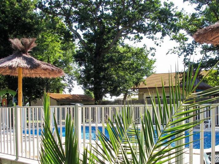 Camping pour 4 personnes, avec Terrasse
