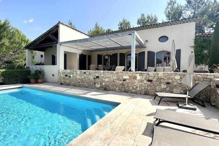 Ferienhaus für 8 Personen, mit Terrasse und Garten sowie Pool