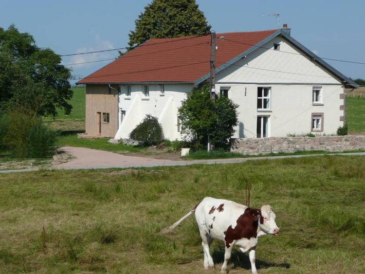 Location de vacances pour 20 personnes, avec terrasse et sauna ainsi que vue et piscine à Champdray - 2