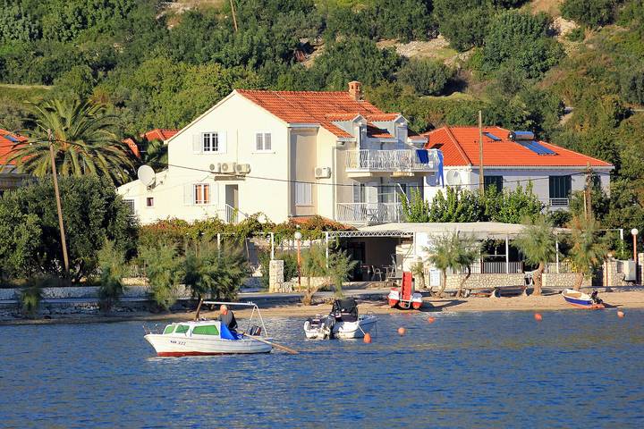 Room near beach Slano, Dubrovnik -b in Slano, Dubrovnik-Neretva