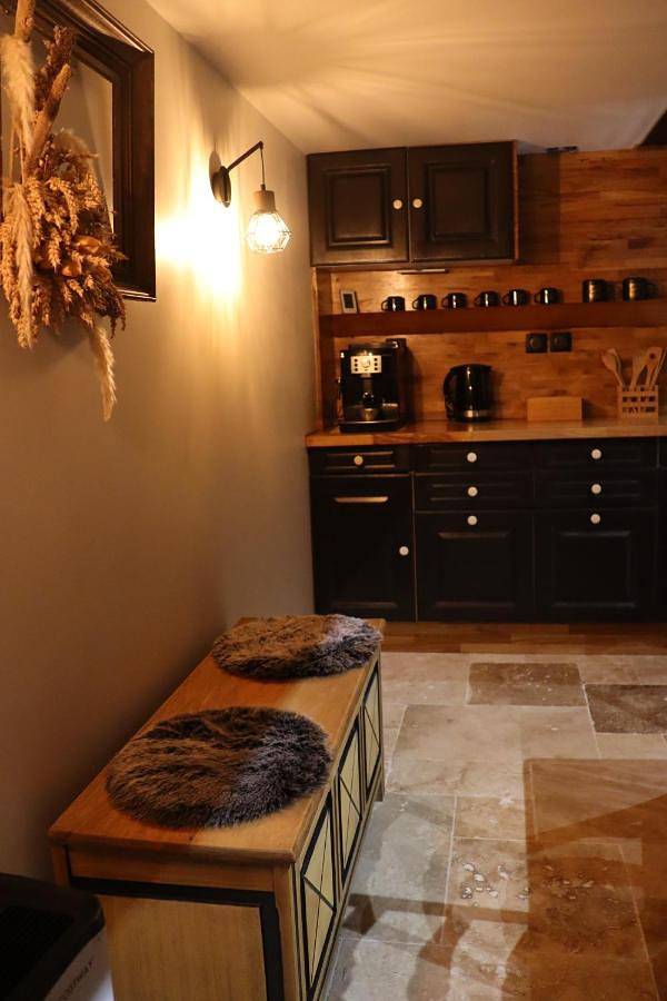 Location de vacances pour 6 personnes, avec piscine et vue sur le lac ainsi que terrasse et vue dans Landisacq - 4