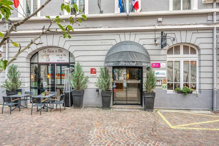 Hôtel pour 2 personnes, avec sauna et piscine, animaux acceptés à Montbéliard - 2