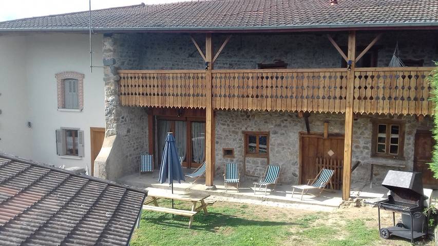 Gîte pour 10 personnes, avec balcon et jardin dans Champoly