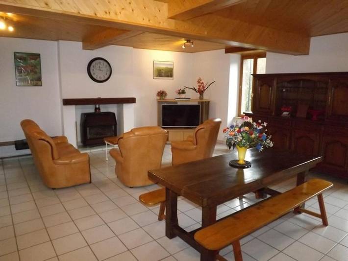 Location de vacances pour 8 personnes, avec jardin à Saint-Projet-de-Salers - 2