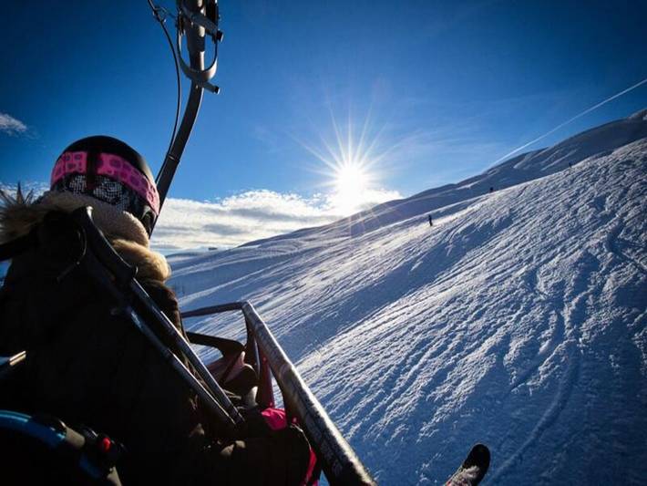 Chalet pour 6 personnes, avec balcon et piscine, adapté aux familles à Flumet
