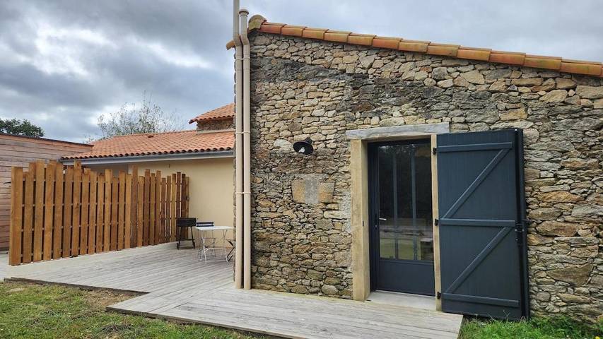 Gîte pour 3 personnes, avec terrasse, animaux acceptés à La Gaubretière - 2