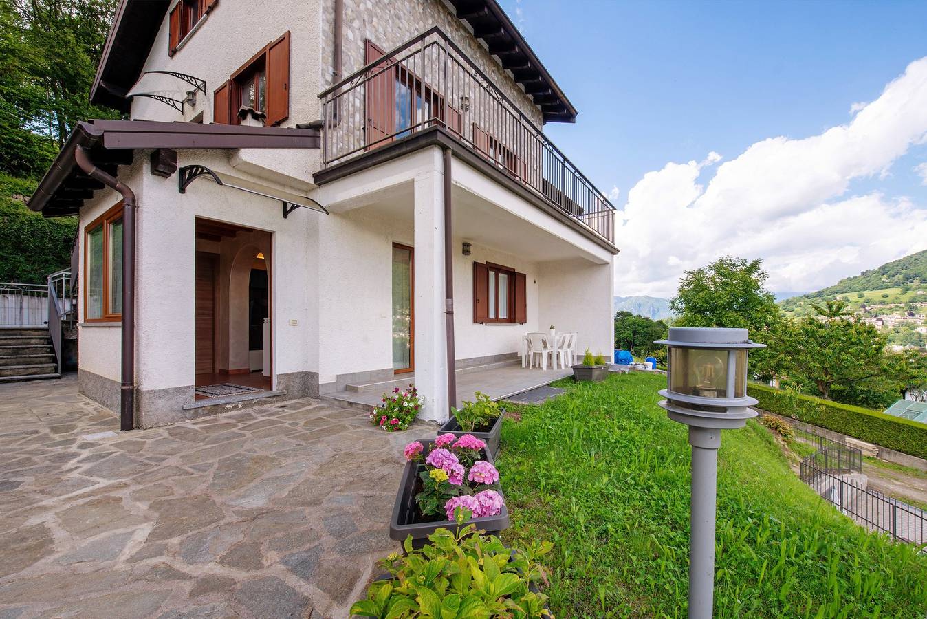 Ferienhaus "Loft Bellavista" mit Bergblick, privater Terrasse und Wlan in San Fedele Intelvi, Centro Valle Intelvi