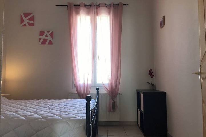 Location de vacances pour 6 personnes, avec terrasse, animaux acceptés à Olonzac - 4