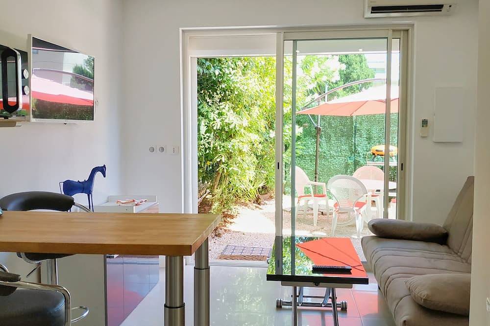 Appartement entier, Rdj Villa Bord De Mer 50 M De La Plage A Boulouris in Boulouris, Saint-Raphaël