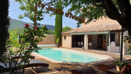 Cottage pour 3 personnes, avec jardin et piscine à Oppède