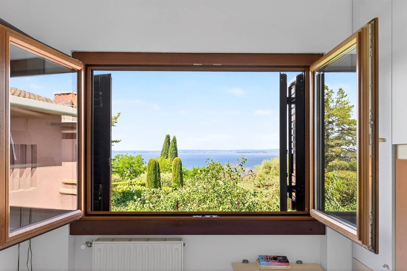 Entire apartment, Regarda -Blue View 1  apartment with lake view, 1 bedroom, pool in Cisano, Bardolino