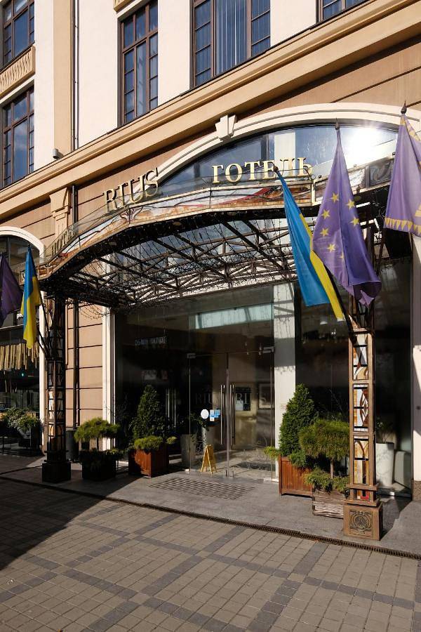 Hotel für 3 Personen, mit Ausblick und Terrasse - 1
