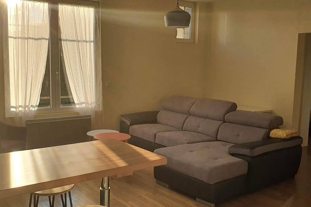 Appartement entier, 2e Etage Bel appartement T3 Proche centre ville in Bourges, Région de Bourges