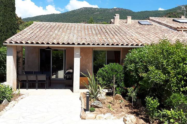 Maison de vacances pour 4 personnes, avec jardin dans Cavalière