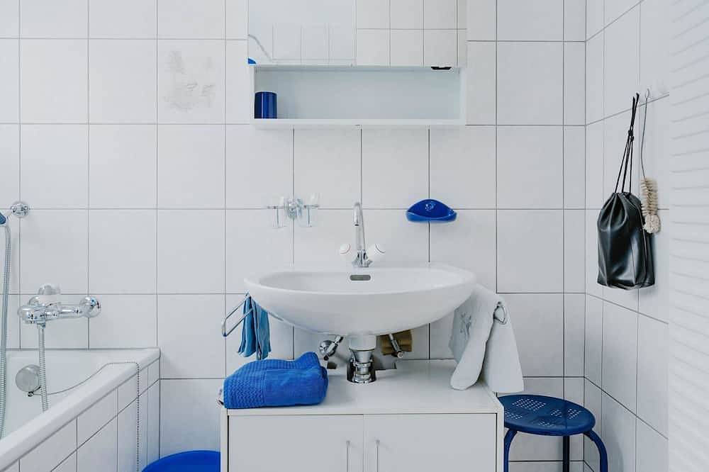 Ganze Wohnung, Angenehme Wohnung für 4 Leute mit  W-Lan, Tv, Balkon und Haustiere erlaubt in Fieschertal, Aletsch Arena