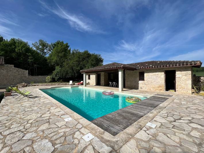 Gîte pour 8 personnes, avec jardin et piscine ainsi que jacuzzi et terrasse à Solomiac