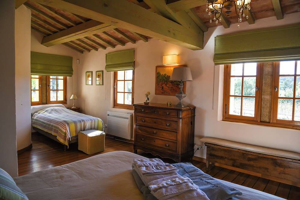 Charming Mas in Provence near Aix in Rognes, Aix-en-Provence region