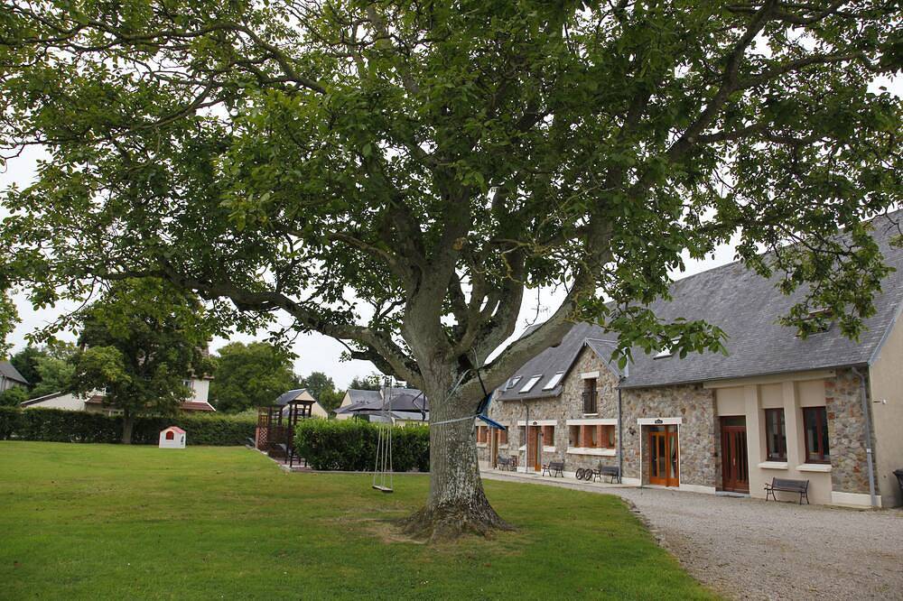 Une magnifique maison de vacances à la maison - et un superbe jardin pour toute la famille in Sainteny, Côte de la Déroute