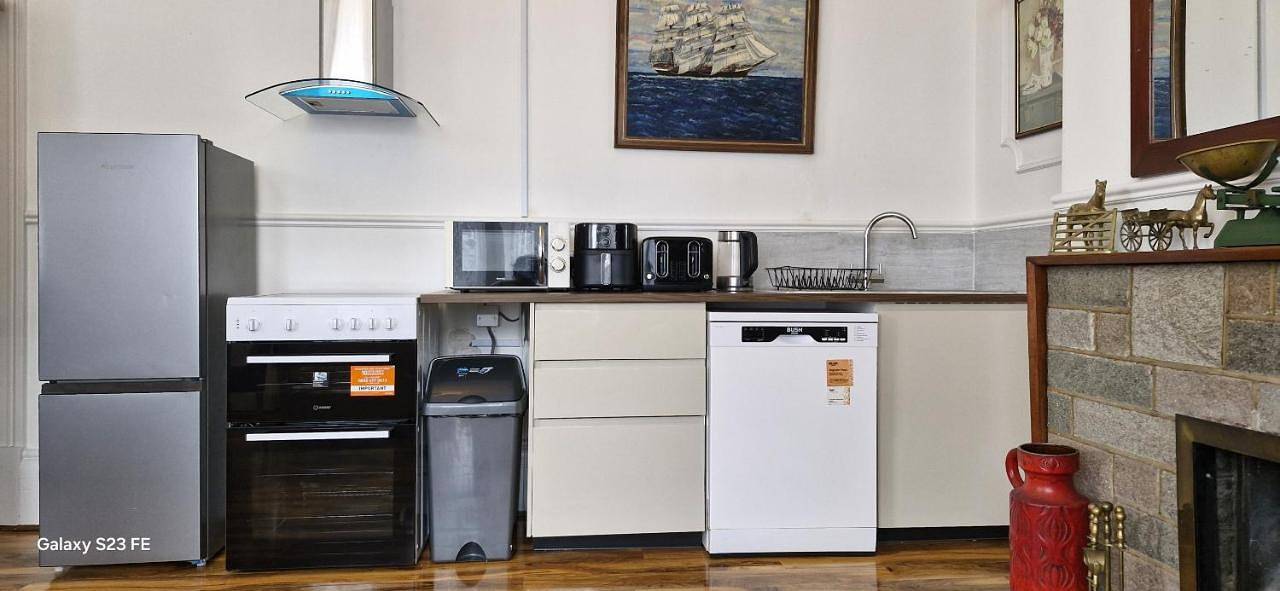 Double Room with Private Bathroom in Weston-Super-Mare, North Somerset