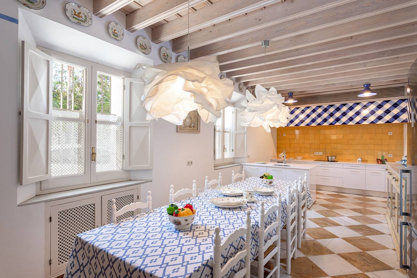 Feriehus for 12 personer med terrasse in Nervión, Sevilla