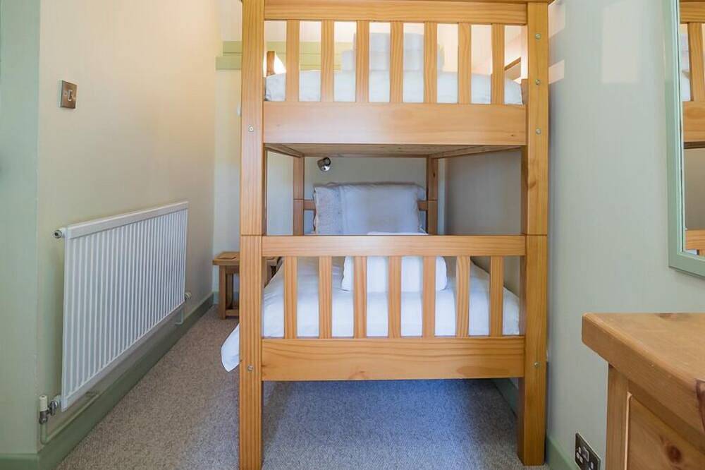 Wunderbares Ferienhaus, ruhige Lage mit beheiztem Innenpool in Pembrokeshire