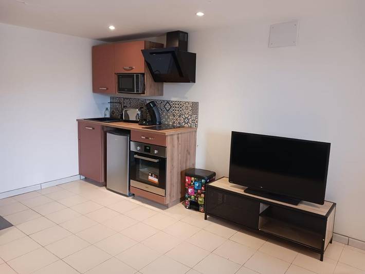 Gîte pour 4 personnes, avec vue ainsi que terrasse et piscine à Notre-Dame-de-Sanilhac - 4