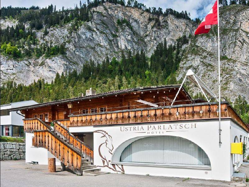 Hotel Ustria Parlatsch - Einzelzimmer mit Etagendusche in Trin Mulin, Trin