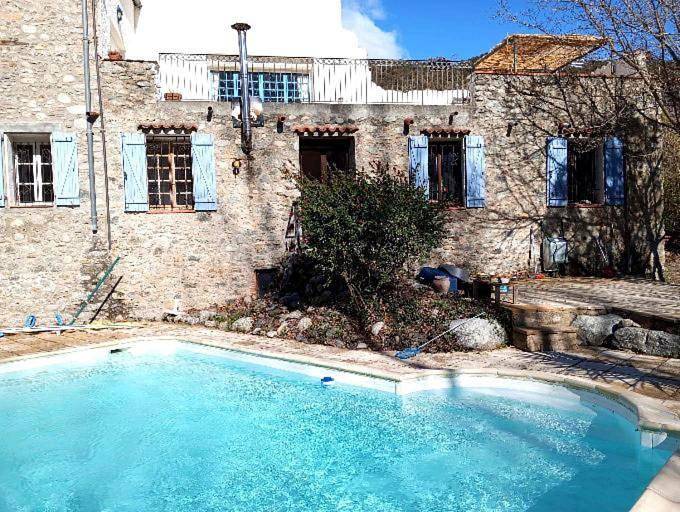 Gîte pour 2 personnes, avec piscine ainsi que jardin et vue à Arles-sur-Tech - 4