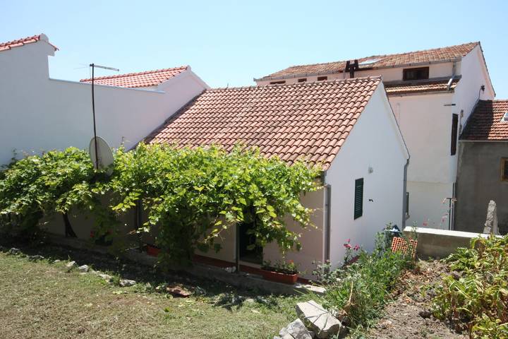 Ferienwohnung für 4 Personen, mit Balkon/Terrasse in Zaostrog