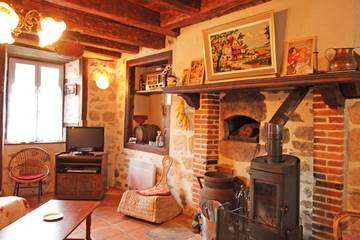 Gîte pour 6 personnes, avec jardin et terrasse à Vaulry