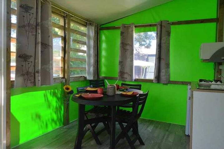 Tente pour 4 personnes, avec bassin pour enfant et sauna en Ille-et-Vilaine - 3