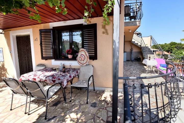 Ferienwohnung für 4 Personen, mit Terrasse in Funtana - 4