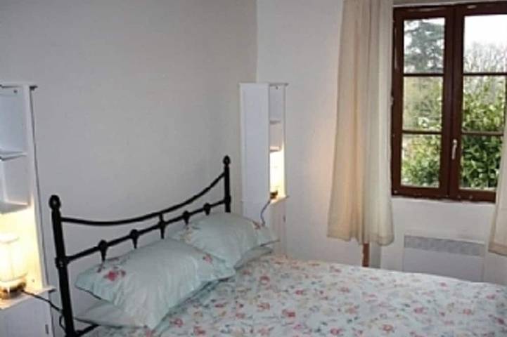 Location de vacances pour 8 personnes, avec jardin et terrasse, animaux acceptés à Brigueil-le-Chantre - 2