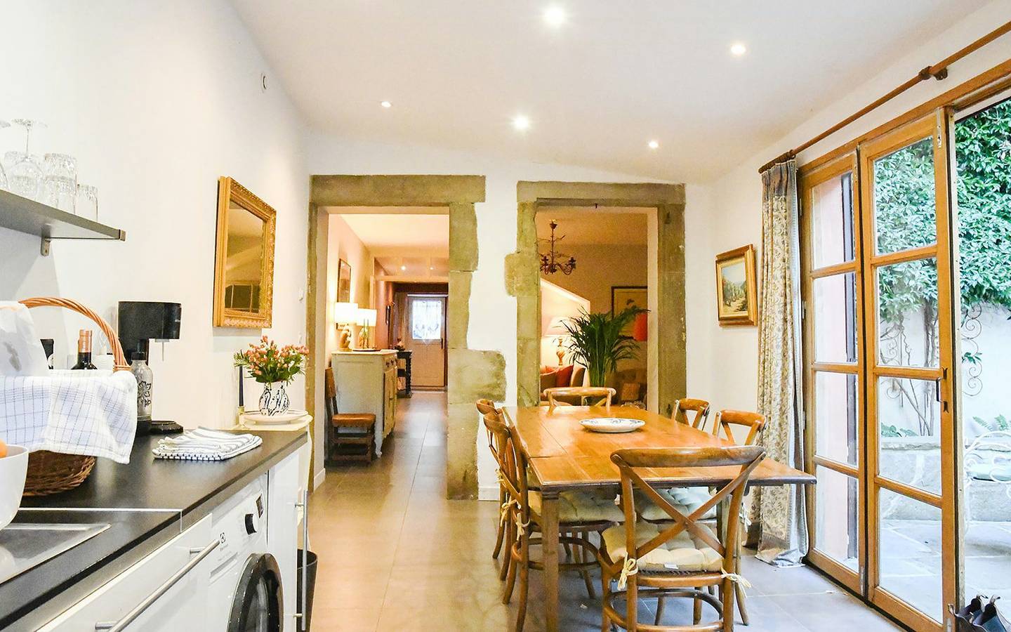Maison de charme au bord de la rivière in Villeneuve-Minervois, Région de Carcassonne