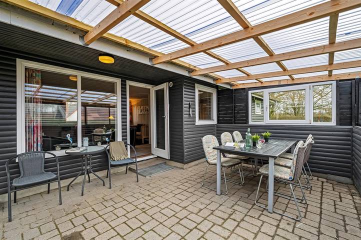 Ferieudlejning for 6 personer, med terrasse i Bork Havn