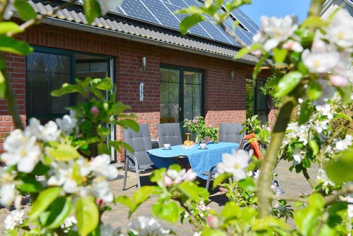 Ferienwohnung für 3 Personen, mit Balkon und Terrasse sowie Garten